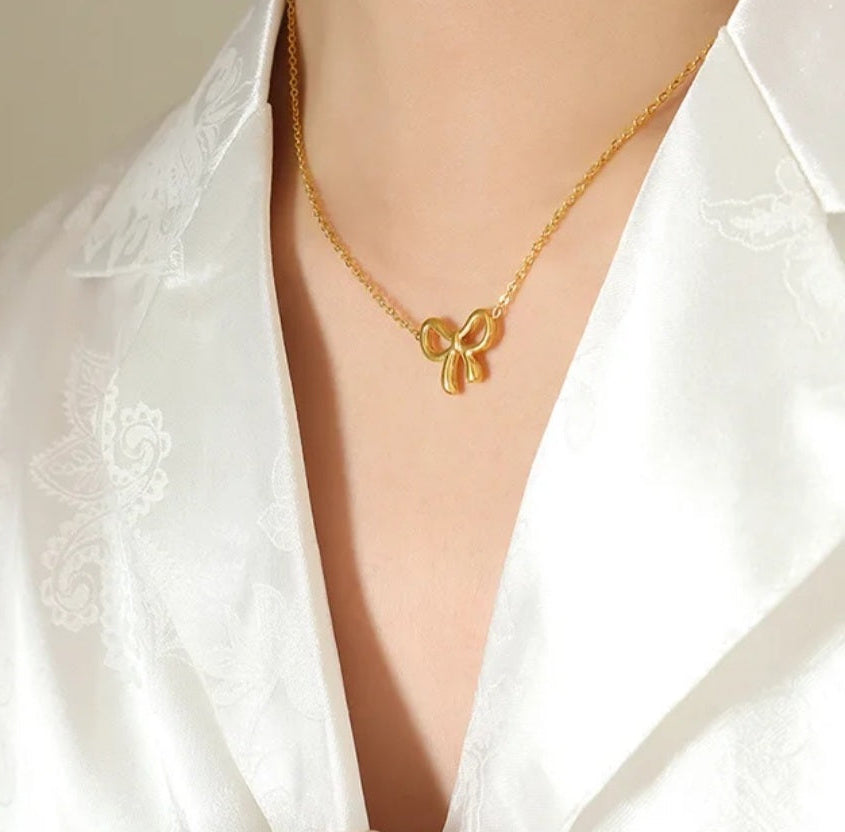 Bowknot necklace